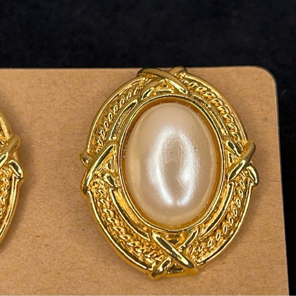 VINTAGE PEARL EARRINGS POST BACK GOLD IVORY WEDDING EVENT PARTY COCKTAIL GIFT - Picture 3 of 10